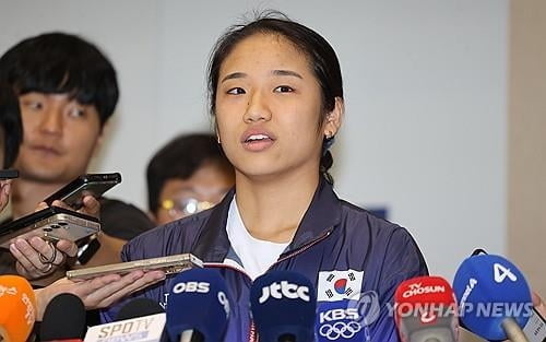 ✈️老鹰更新伤病报告：特雷·杨、亨特、约翰逊和博格丹今日均可出战