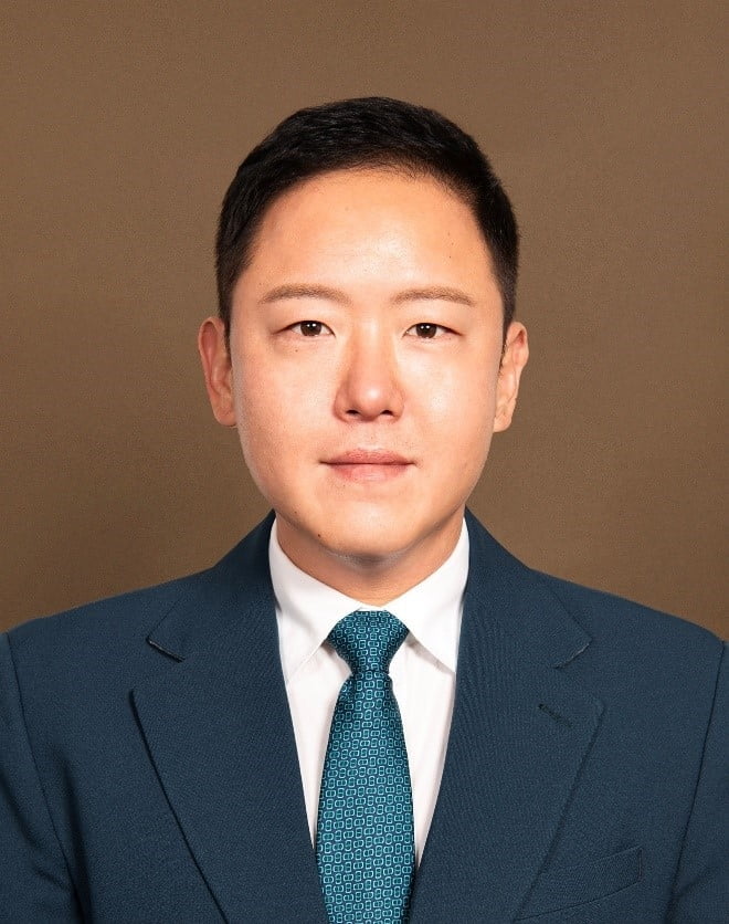 欧文：C罗看起来像个教练，他可能执教葡萄牙、皇马或者曼联