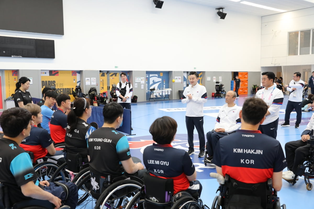 英媒：如果切尔西送上报价，格伊有兴趣回斯坦福桥踢球