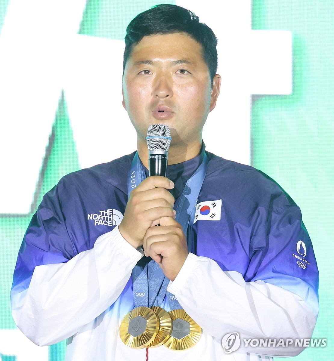 ⚽德甲半场：凯恩造点并亲自主罚命中 拜仁1-0弗赖堡