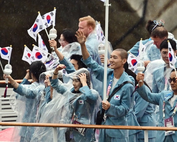 【汇总】FIFA公布各项年度大奖提名 球迷投票会否制造不同