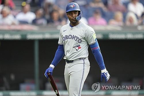打破僵局！稻垣祥头球破门 名古屋鲸鱼1-0领先