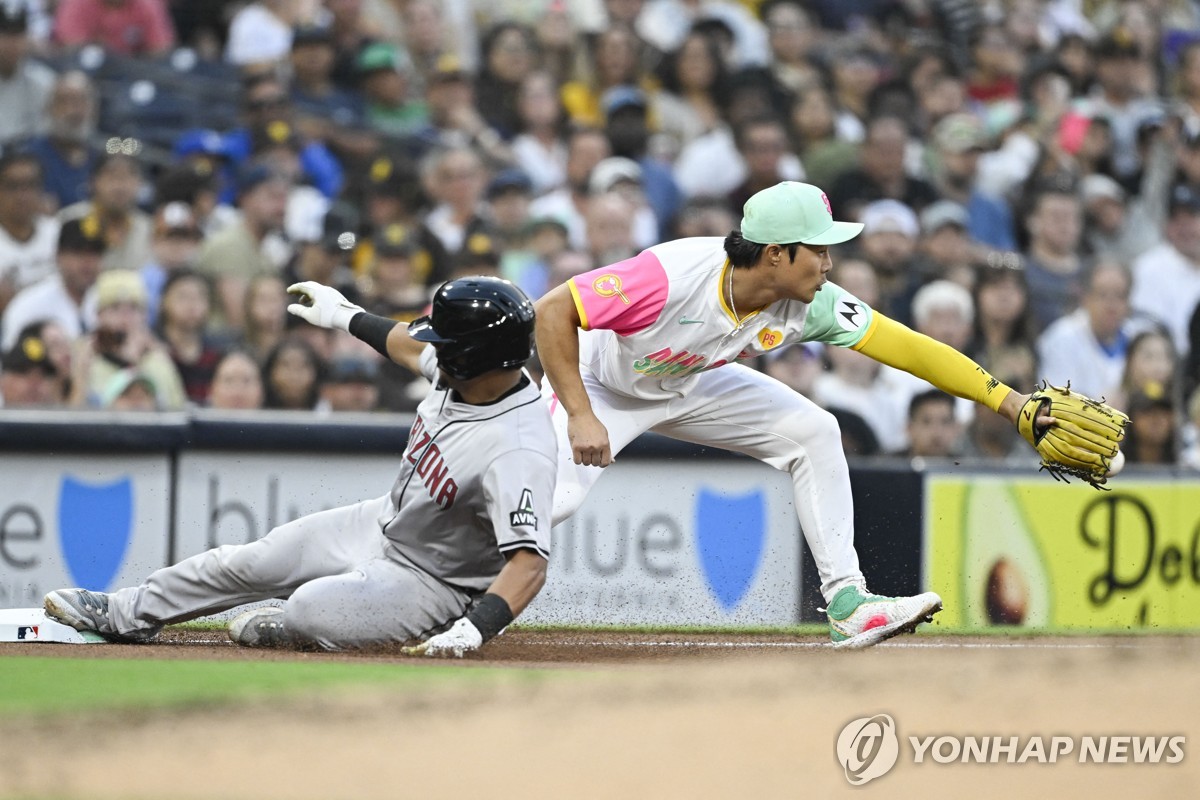 AC米兰vs莱切球员评分：特奥-埃尔南德斯8.9分，巴尔泰萨吉5.2分